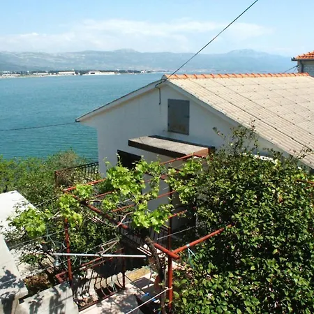 Apartment By The Sea Mastrinka, Ciovo - 2033 *